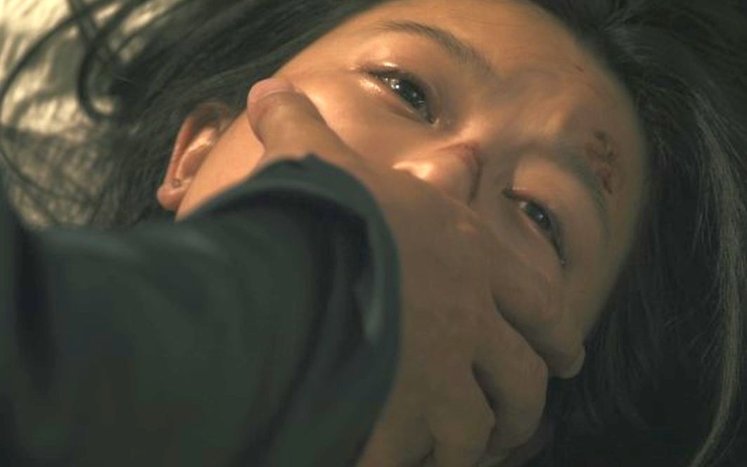 【扁豆】禽兽养父虐待占有女儿，结果被暗恋女儿的跟踪狂杀害！渣渣辉生猛港片《大追捕》