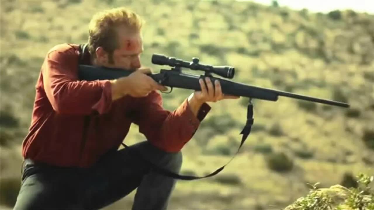 年入400万的油田被黑心银行4万块骗走，男子一怒之下端起枪反抗！