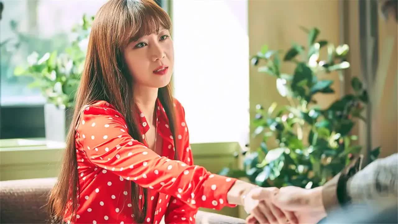 男人喝多就“断片”，女人喝多就“乱来”，这两人真是绝配！